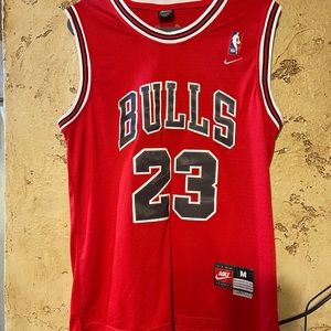 Chicago Bulls jersey Michael Jordan #23 size medium